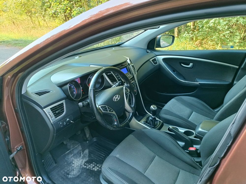 Hyundai i30 1.6 Comfort - 13