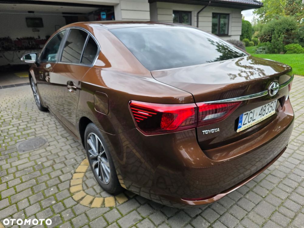 Toyota Avensis - 10