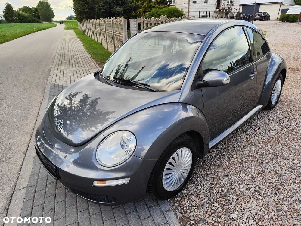 Volkswagen New Beetle - 1