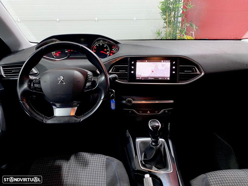 Peugeot 308 SW 1.5 BlueHDi Style - 24