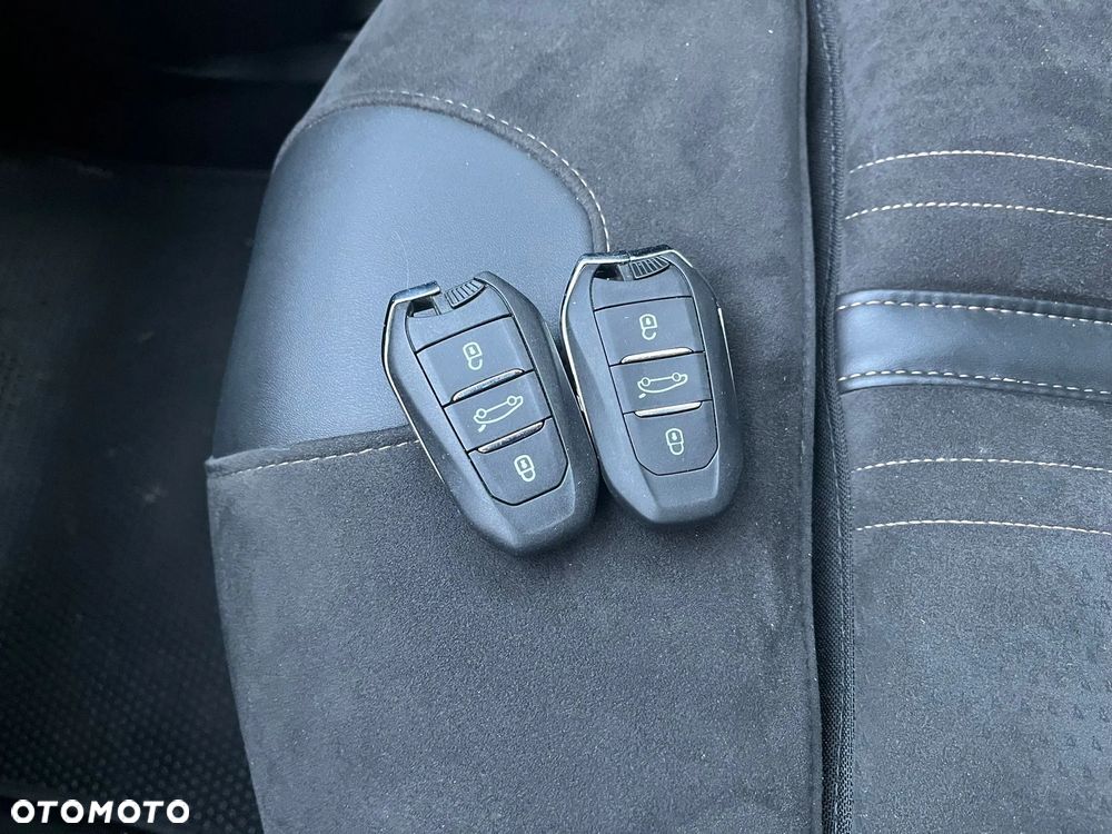 Peugeot 3008 1.6 PureTech GPF GT Line S&S EAT8 - 22