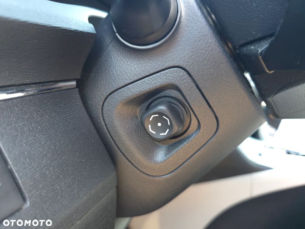 Toyota Avensis 2.0 Prestige NAVI MS - 38