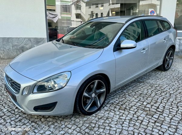 Volvo V60 2.0 D3 R-Design Start/Stop