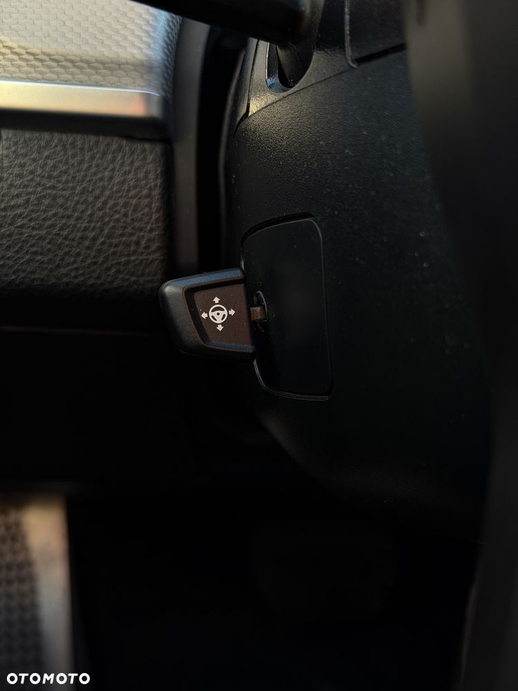 BMW Seria 5 520d xDrive - 16