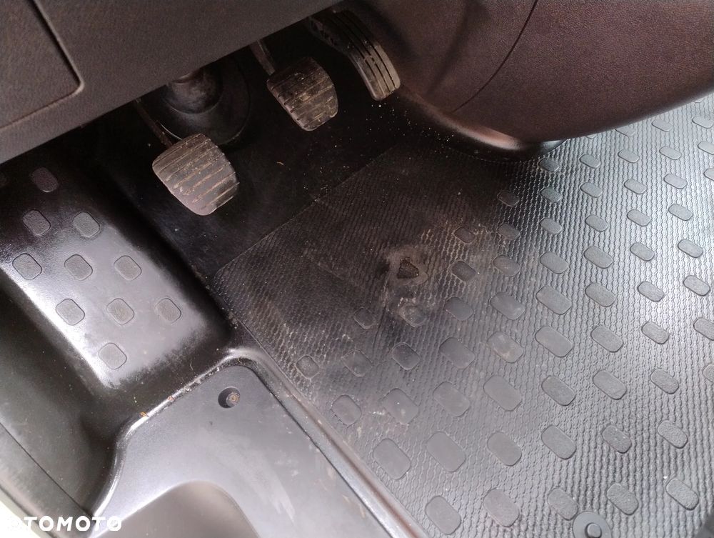 Opel VIVARO 1.6 CDTI (110KM) 6-BIEGÓW (L1H1) STAN SUPER IDEALNY 100% BEZWYPADKOWY LAKIER ORYGINALNY NIE MA RDZY SERWIS KM DO KOŃCA ! ! ! - 17