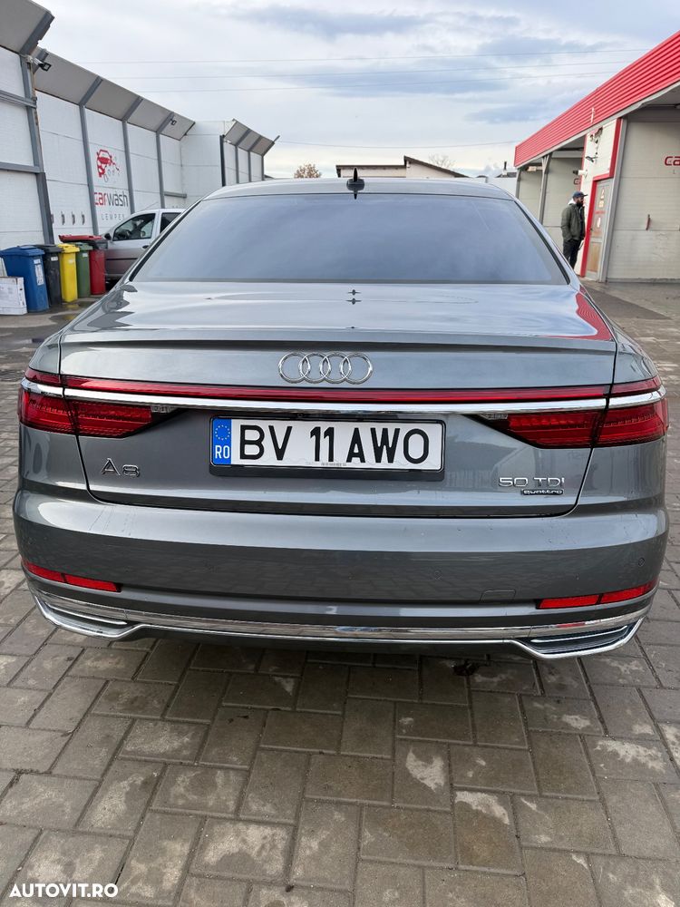Audi A8 - 8