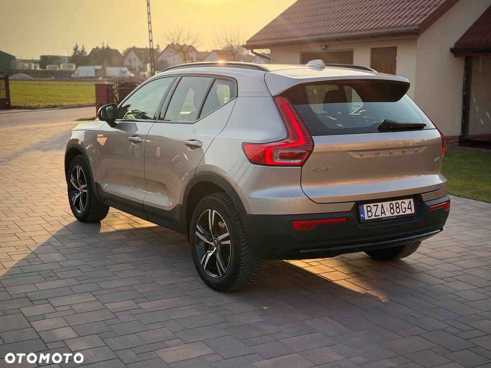 Volvo XC 40 B3 Plus Dark - 6