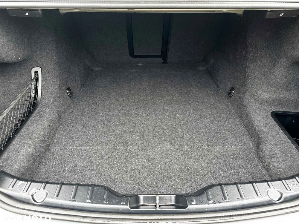 BMW Seria 5 520i - 31