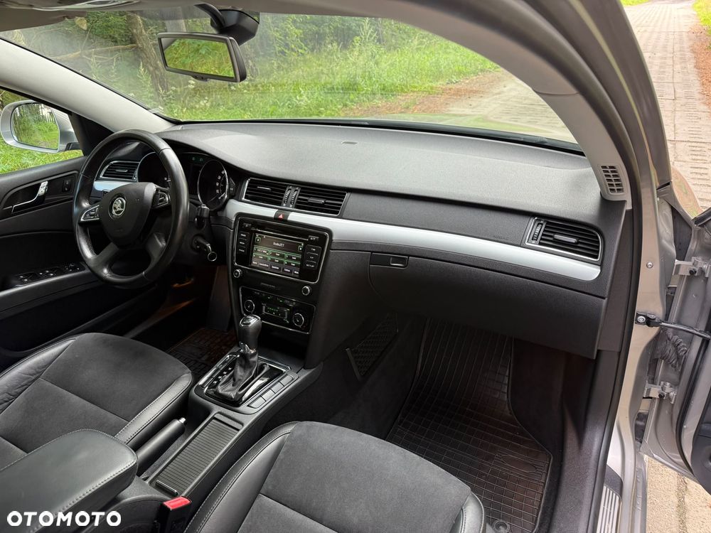 Skoda Superb 2.0 TSI Elegance DSG - 17