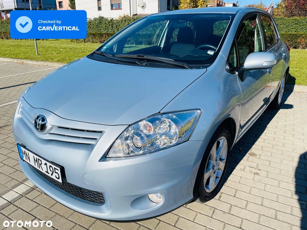 Toyota Auris 1.6 Executive - 1