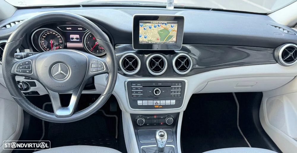 Mercedes-Benz CLA 180 d BlueEFFICIENCY Edition - 9
