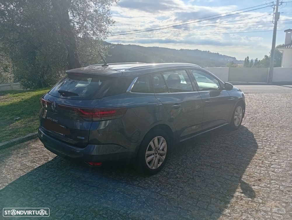Renault Mégane E-Tech - 3