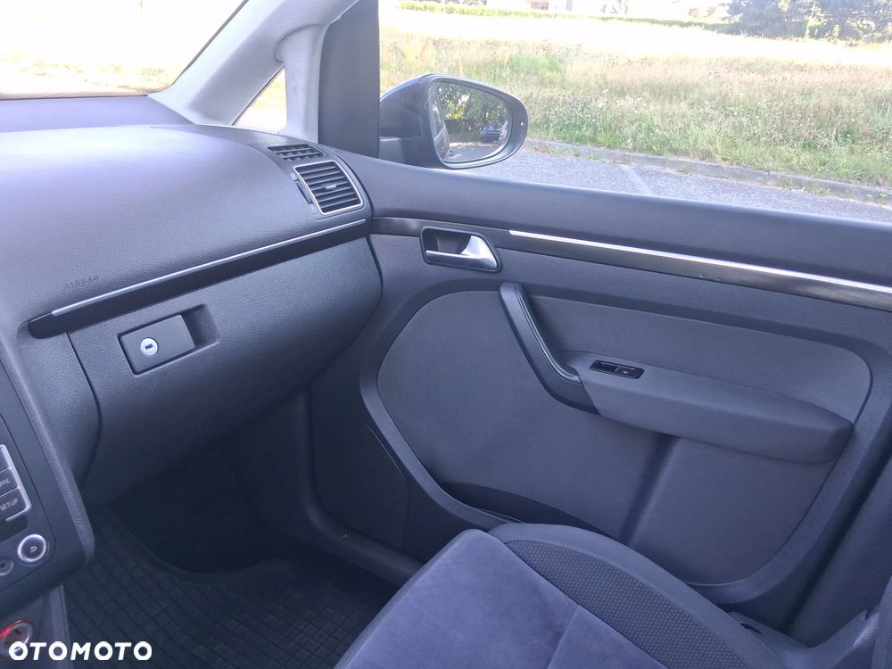 Volkswagen Touran 2.0 TDI DPF Highline Perfectline - 10