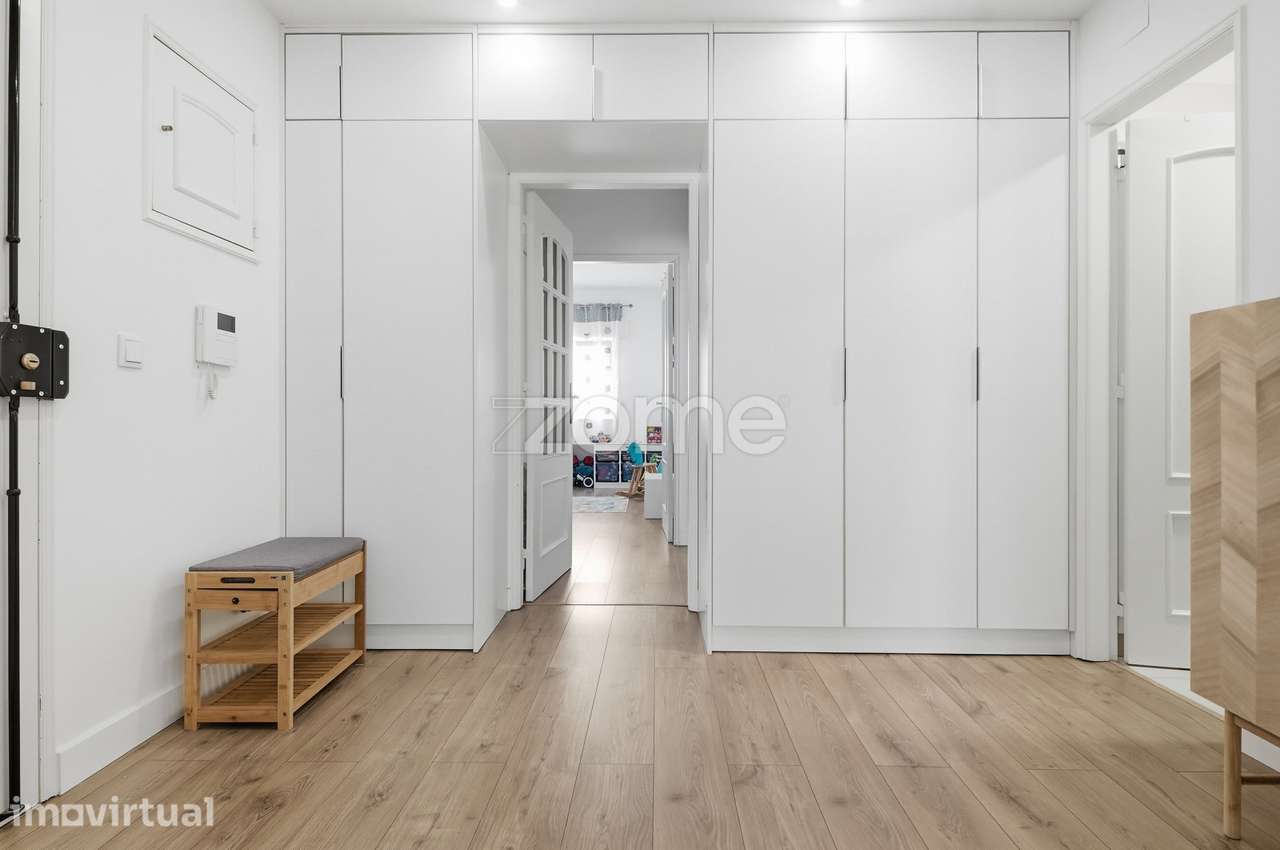 T2 remodelado com 108 m² em Carnaxide, junto à Escola Secundária - Grande imagem: 5/29
