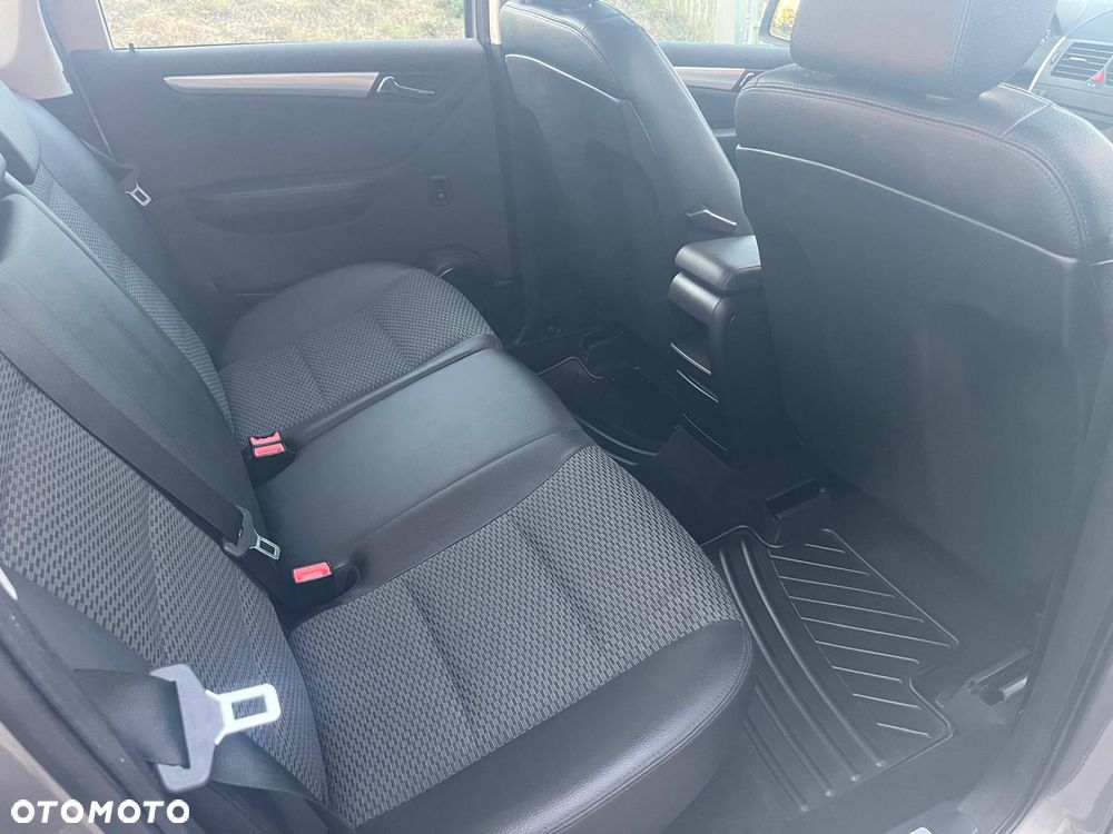 Mercedes-Benz Klasa A 160 Autotronic Avantgarde - 15