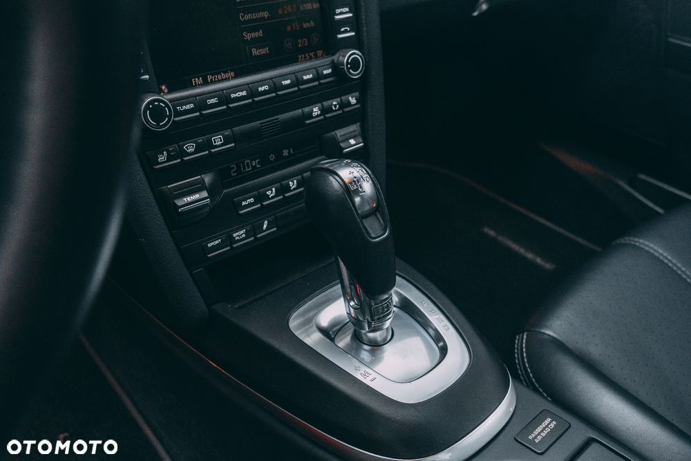Porsche 911 Carrera 4S PDK - 24