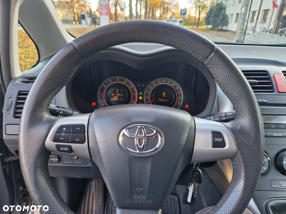 Toyota Auris 1.33 VVT-i Premium Comfort - 31