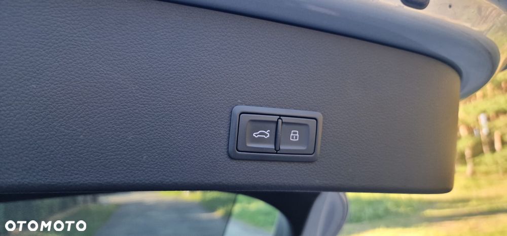 Audi A6 Avant 2.0 TDI Ultra S tronic - 23