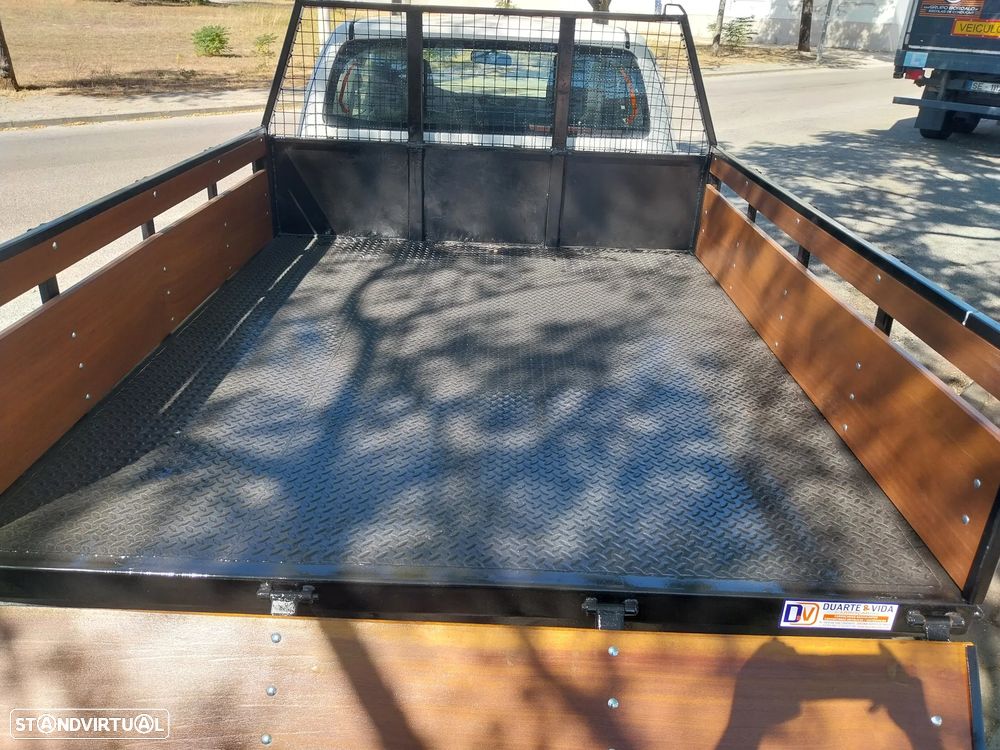 Toyota Hilux 2.4 D-4D 4WD CD CM - 22