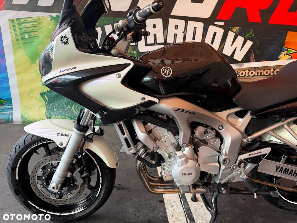 Yamaha FZ - 15