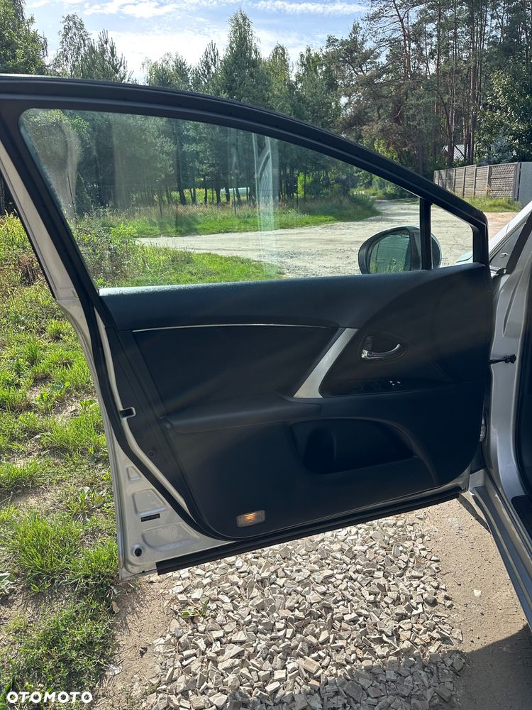 Toyota Avensis 1.8 Executive - 10