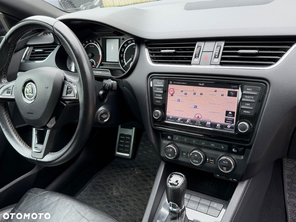 Skoda Octavia 2.0 TDI DSG RS - 8
