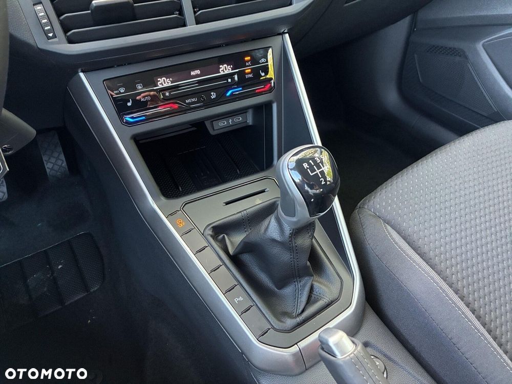 Volkswagen Polo - 24