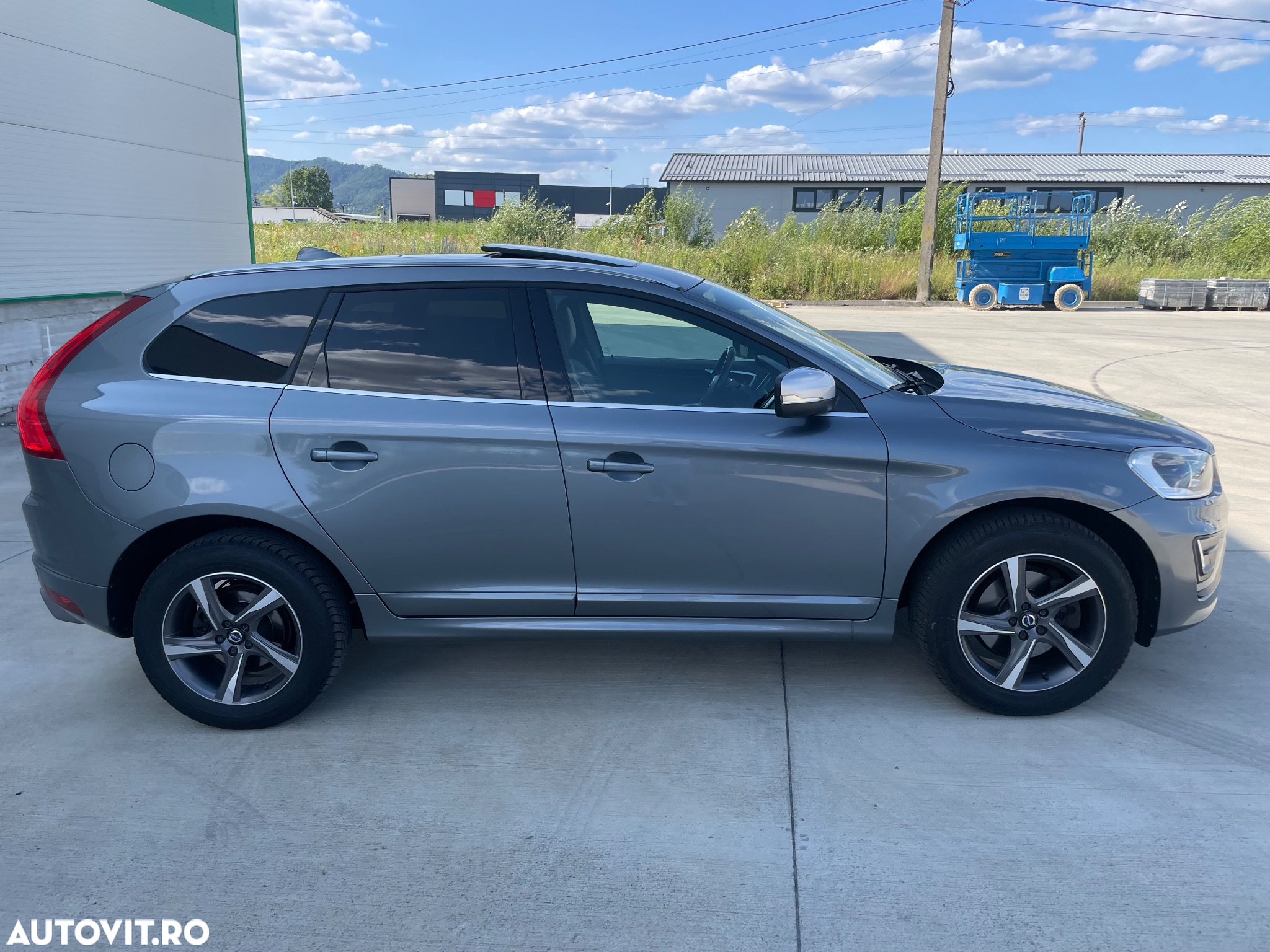 Volvo XC 60 D4 AWD R-Design - 31