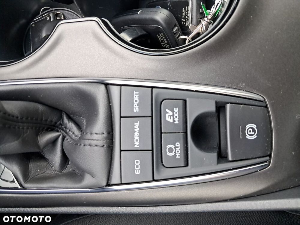 Toyota Camry 2.5 Hybrid Comfort CVT - 30