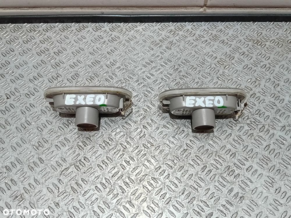 kierunkowskaz błotnika przód Seat Exeo 2010 6L0949117A - 2