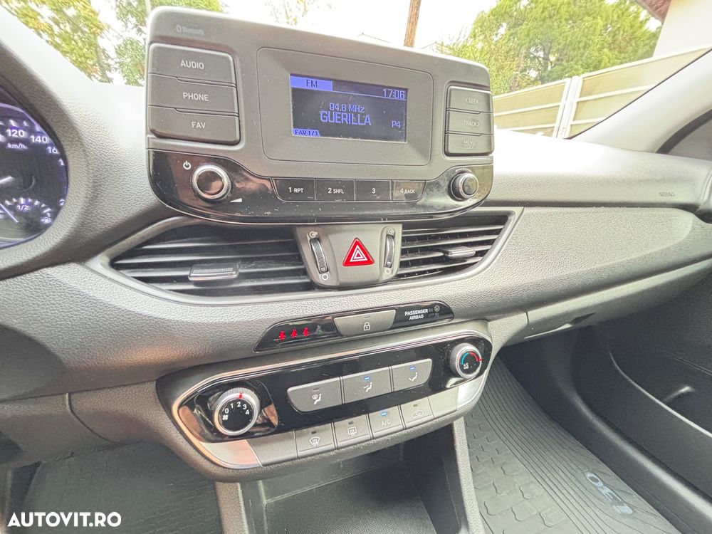 Hyundai i30 1.5 110CP 5DR M/T Comfort - 14