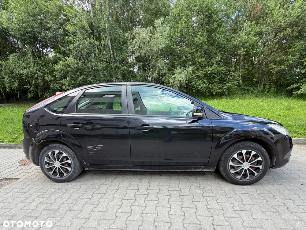 Ford Focus 1.6 Ambiente - 4