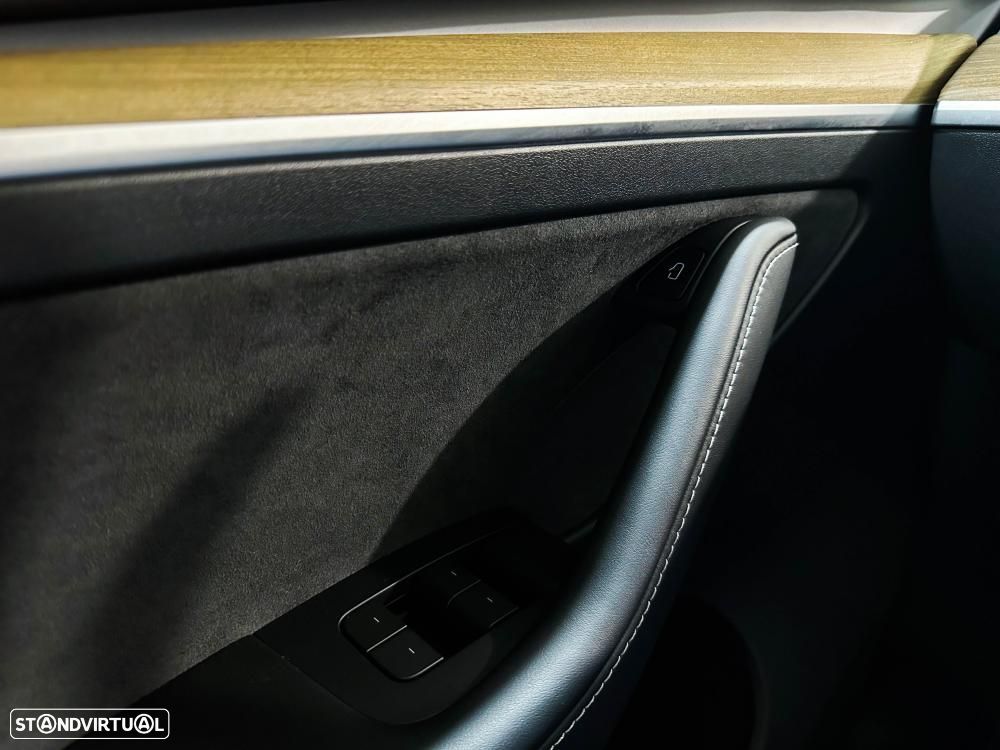 Tesla Model Y Standard - 48