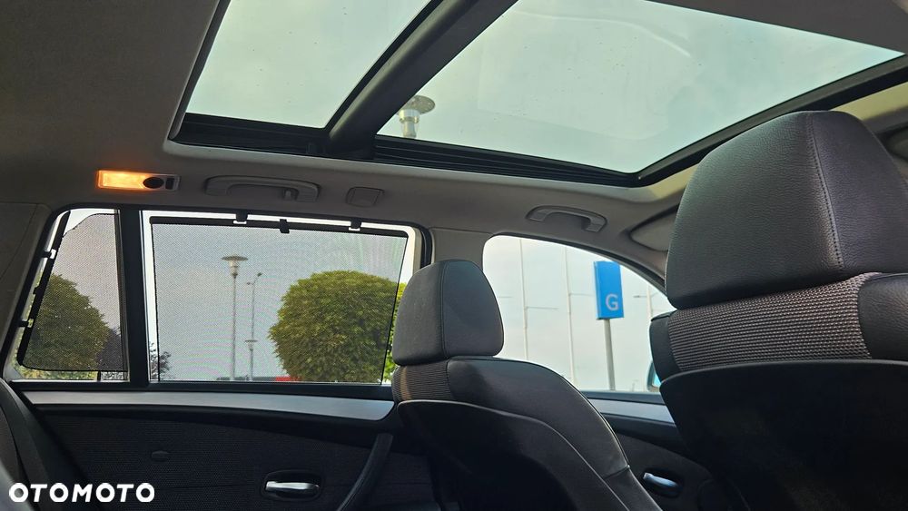BMW Seria 5 525xi Edition Sport - 24
