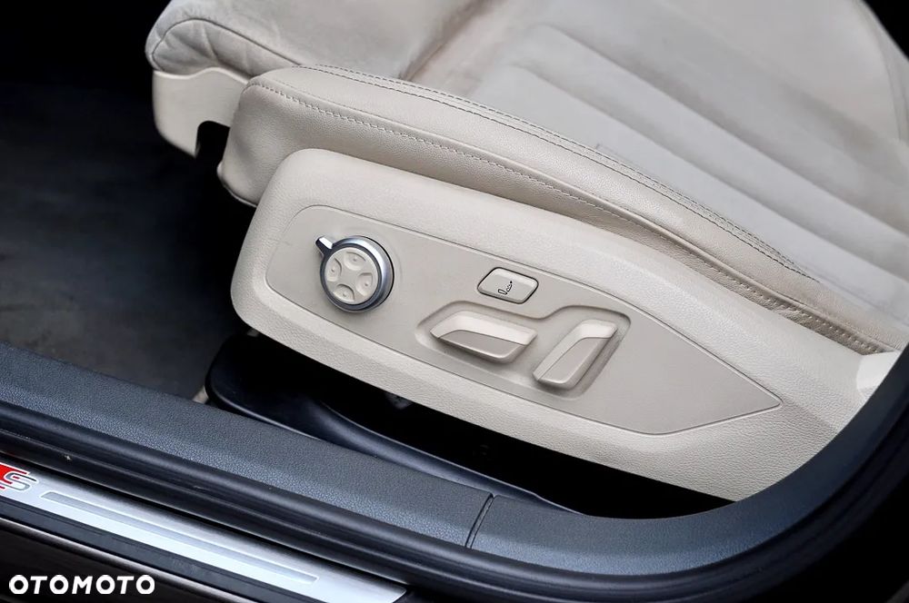 Audi A4 Avant 2.0 TDI DPF clean diesel multitronic S line Sportpaket - 19