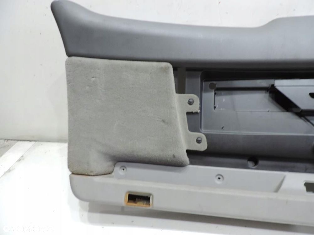 TAPICERKA KLAPY TYŁ AUDI A6 C6 AVANT - 2