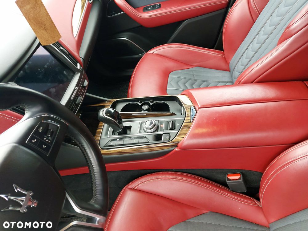 Maserati Levante Q4 GranLusso - 24