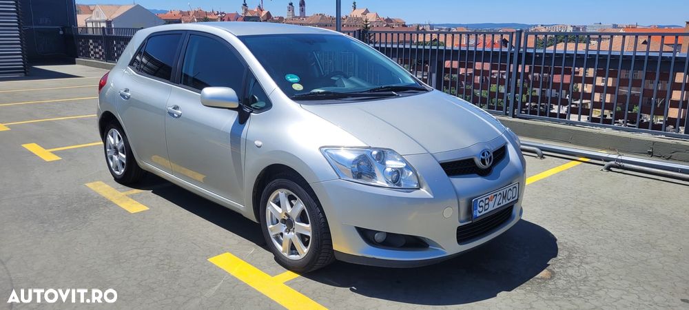 Toyota Auris 1.4 D-4D Luna - 2