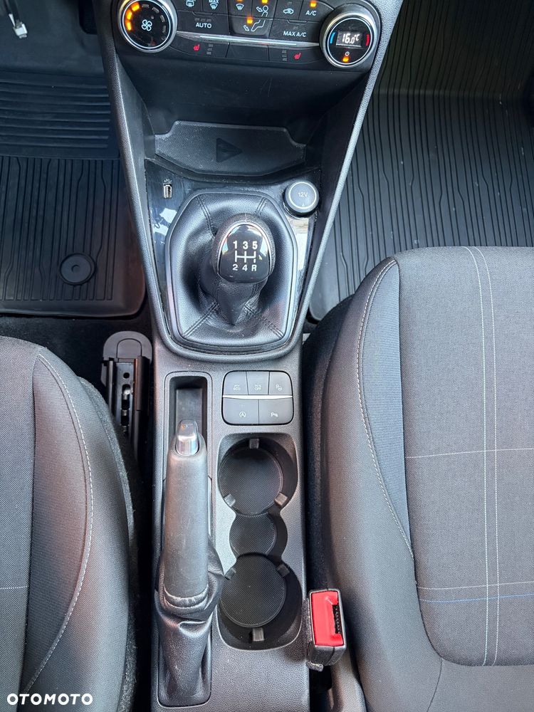 Ford Fiesta 1.1 S&S TITANIUM - 27