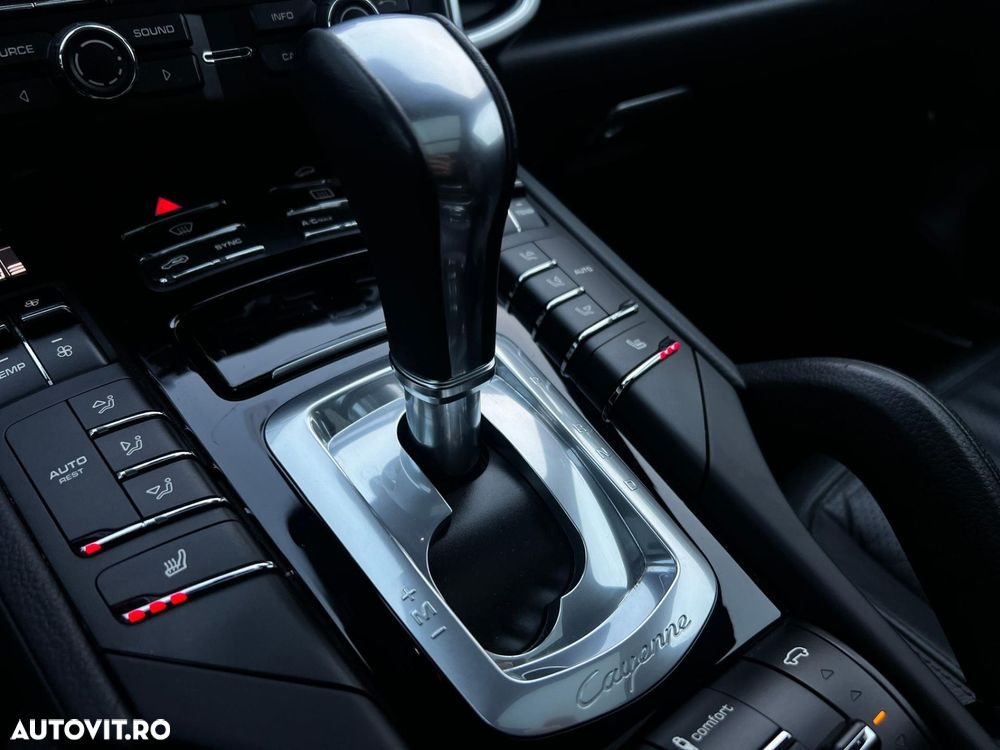 Porsche Cayenne - 15