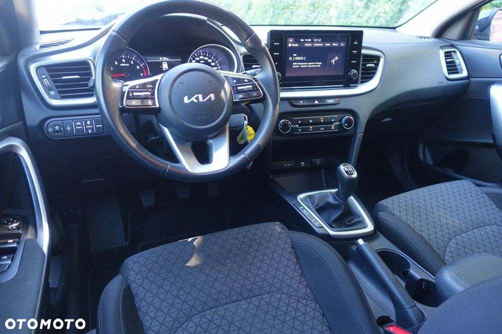 Kia Ceed - 16
