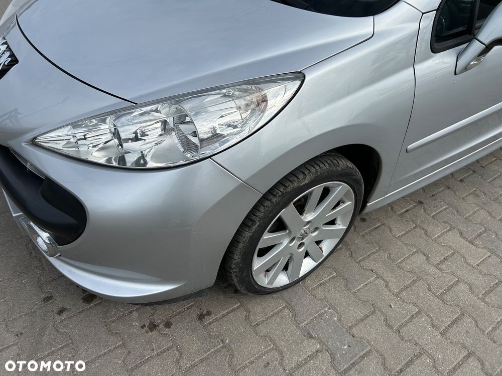 Peugeot 207 - 25