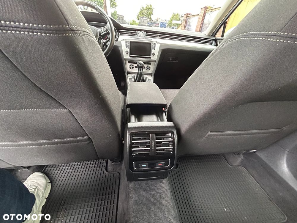 Volkswagen Passat Variant 2.0 TDI (BlueMotion Technology) Comfortline - 10