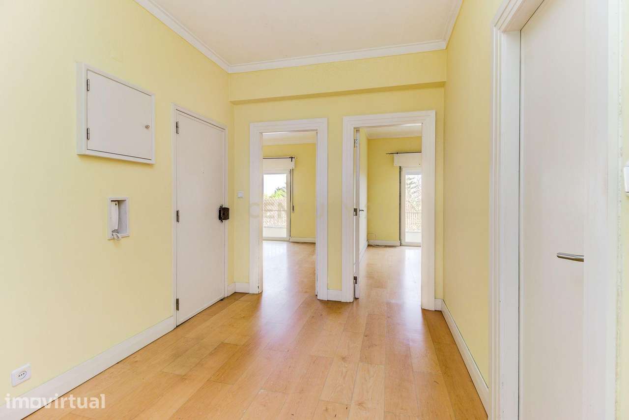 Venha conhecer este simpático apartamento T2, situado a meio caminho e - Grande imagem: 5/18