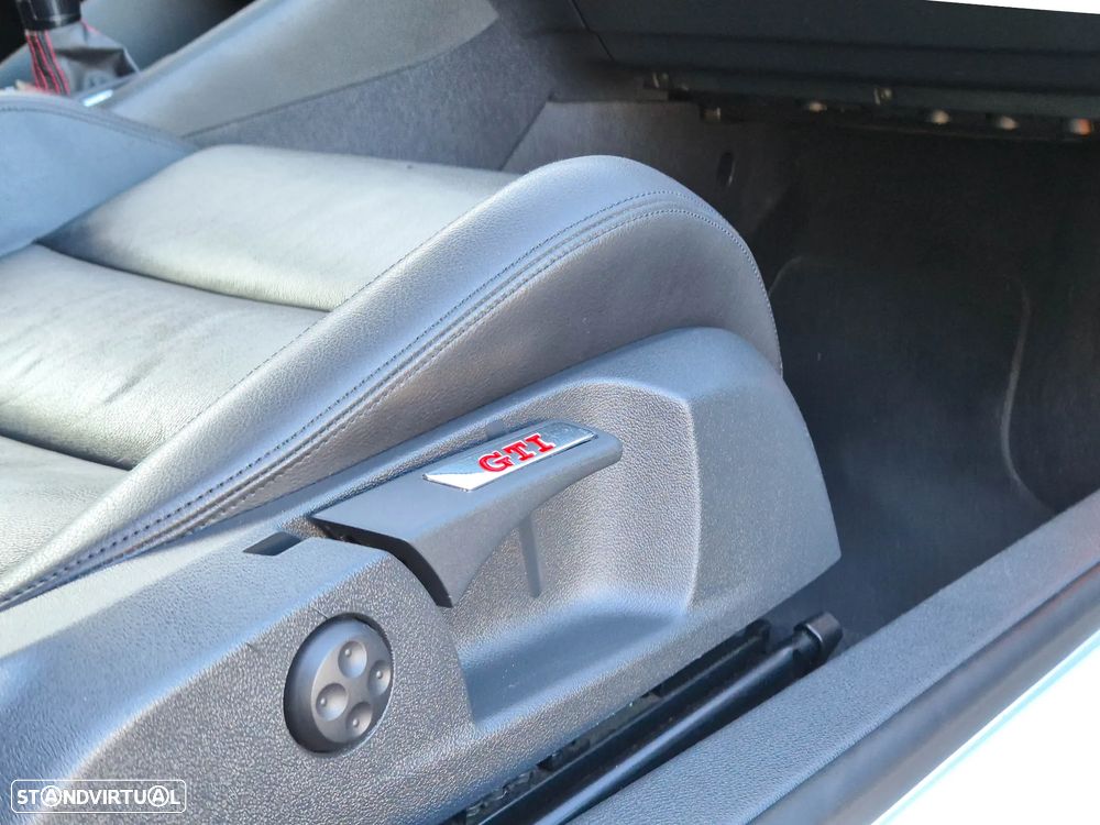 VW Golf 2.0 GTI DSG - 14