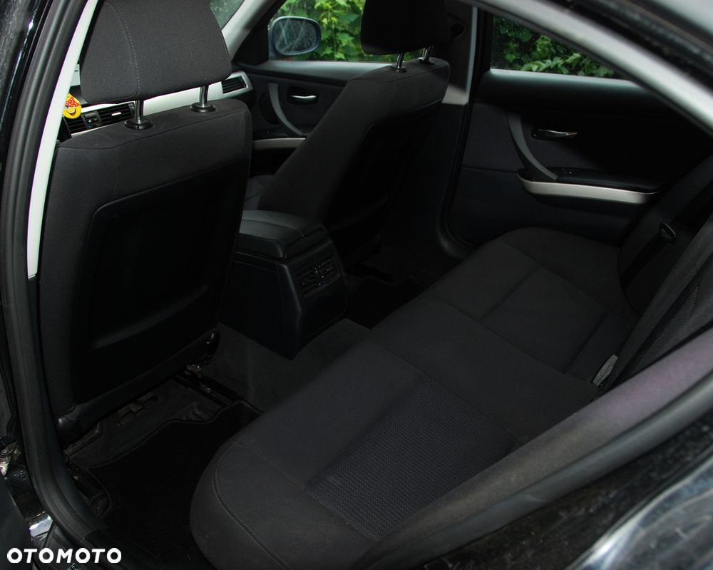 BMW Seria 3 318i - 6