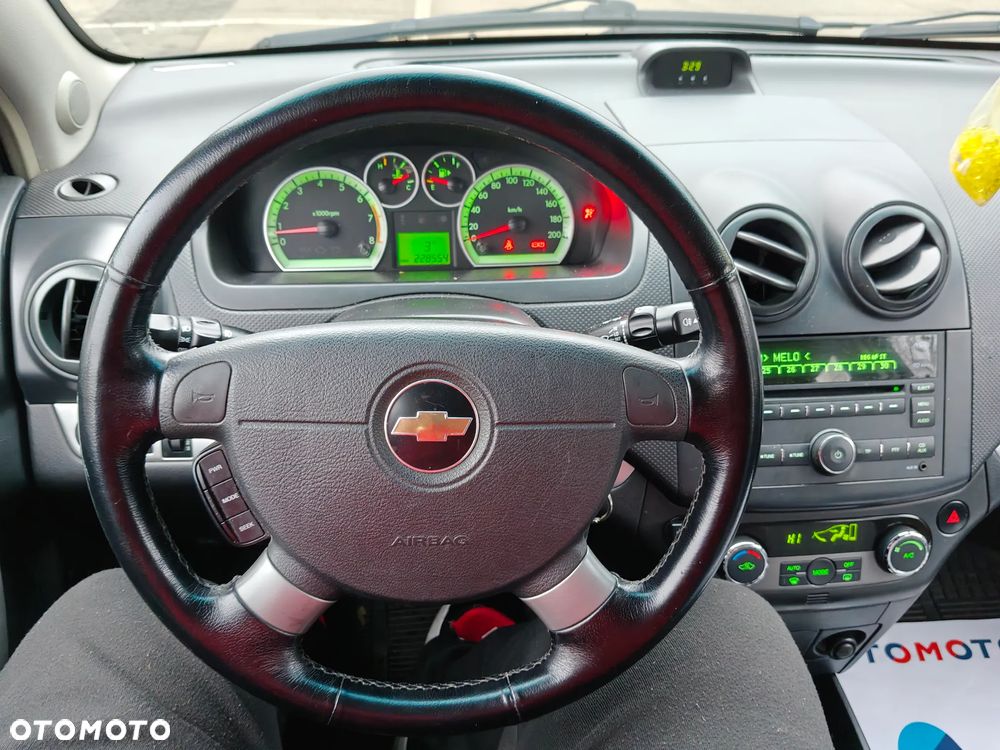 Chevrolet Aveo 1.4 LT - 21