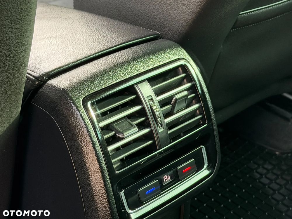 Volkswagen Passat - 21