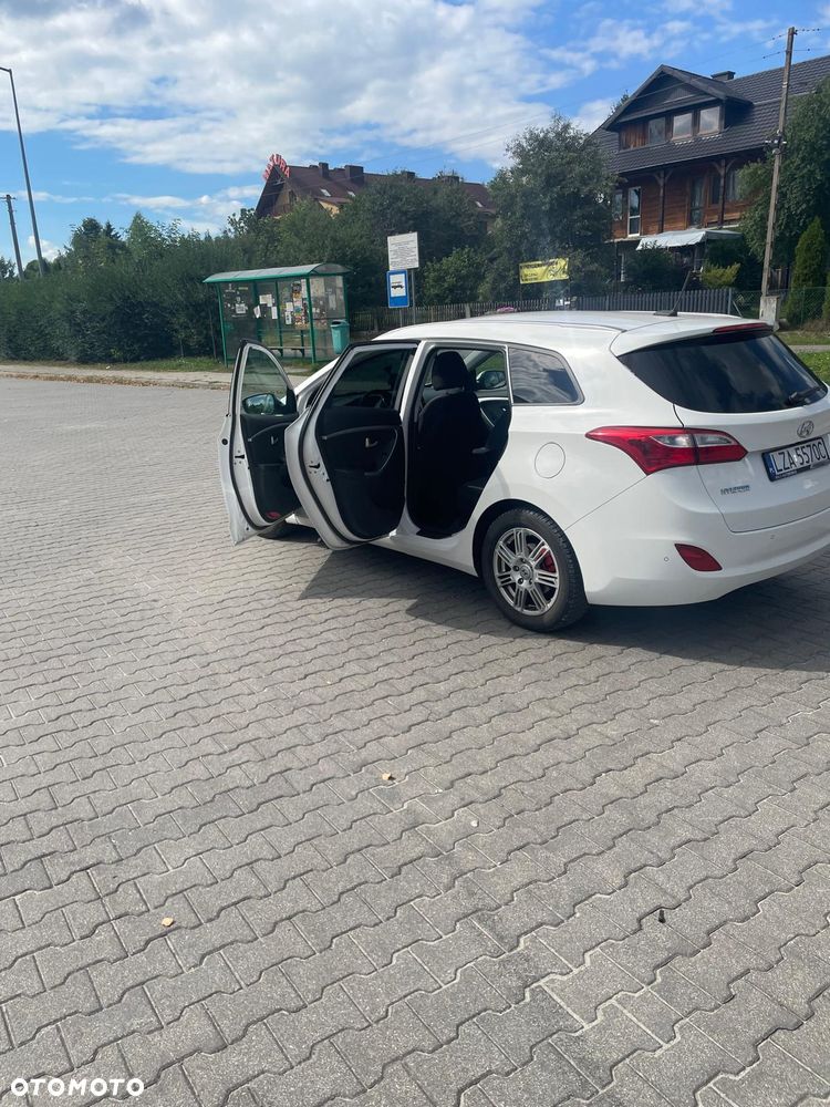 Hyundai i30 blue Kombi 1.6 CRDi Classic Navigation - 22