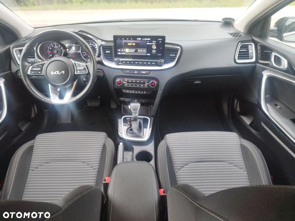 Kia Ceed - 34